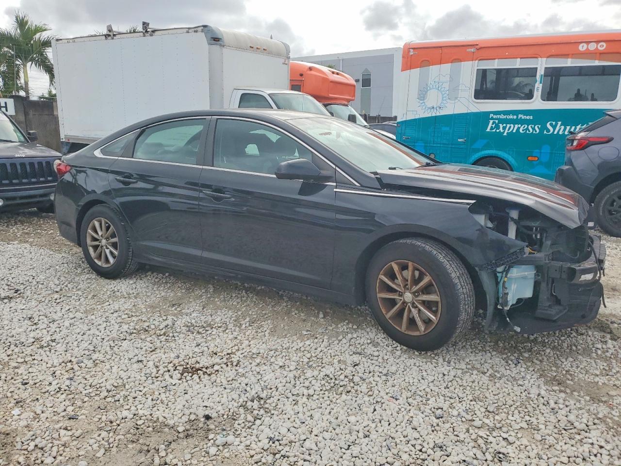 2018 HYUNDAI SONATA SE photo 4