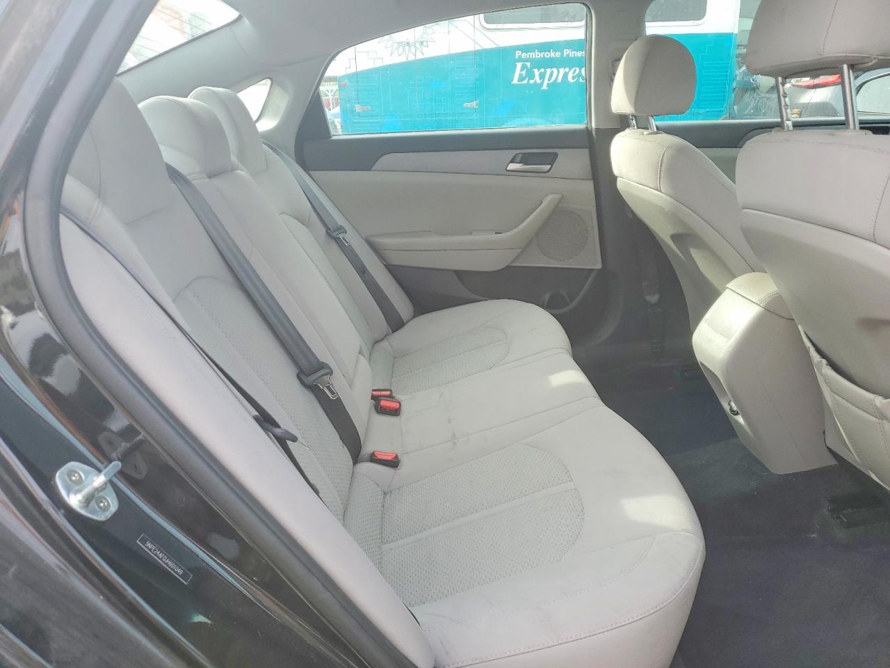 2018 HYUNDAI SONATA SE photo 10