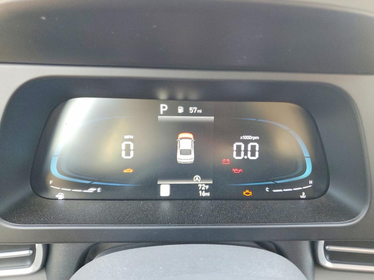 2025 HYUNDAI ELANTRA SE photo 9
