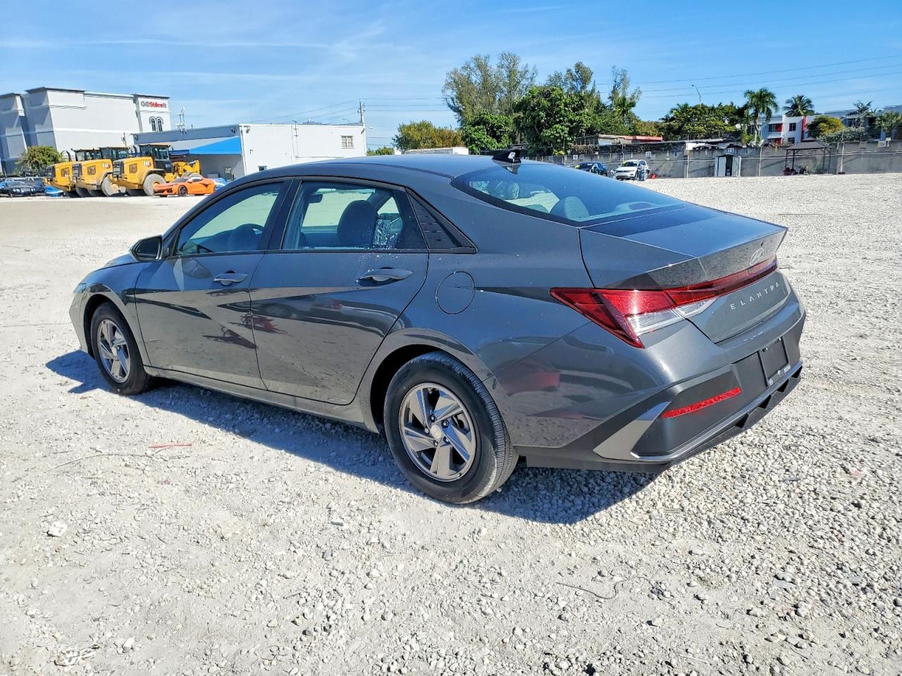2025 HYUNDAI ELANTRA SE photo 2