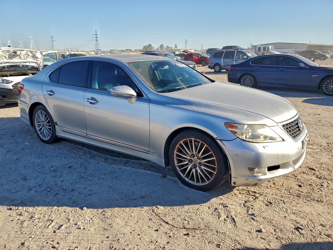 2010 LEXUS LS 460 photo 4