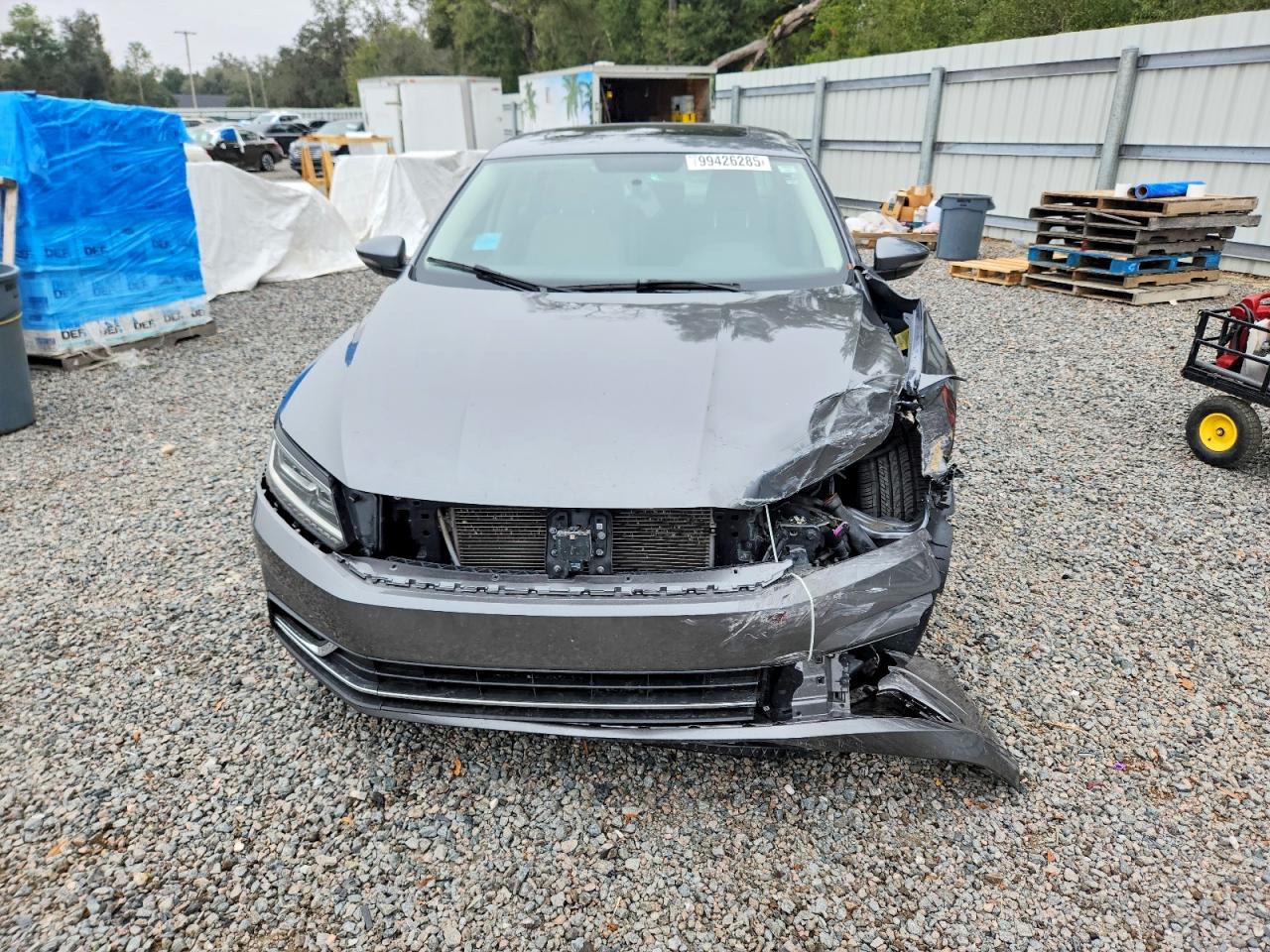 2018 VOLKSWAGEN PASSAT SE photo 5