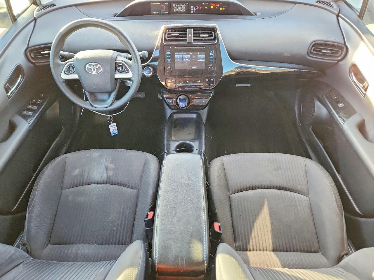 2016 TOYOTA PRIUS TWO photo 8