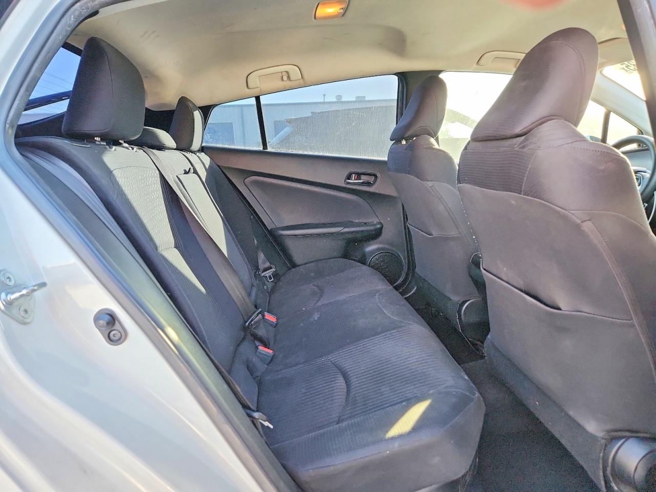 2016 TOYOTA PRIUS TWO photo 11