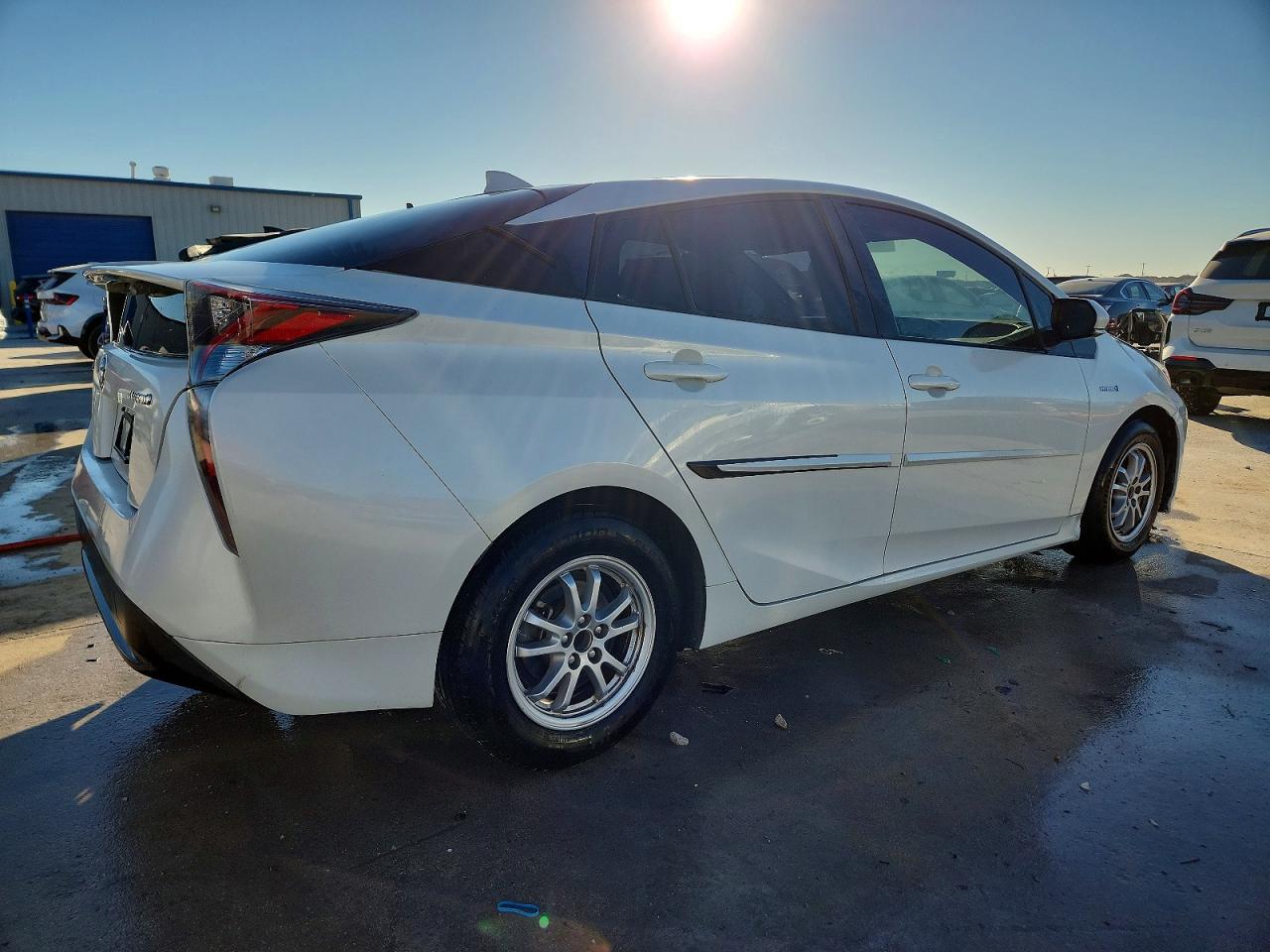 2016 TOYOTA PRIUS TWO photo 3