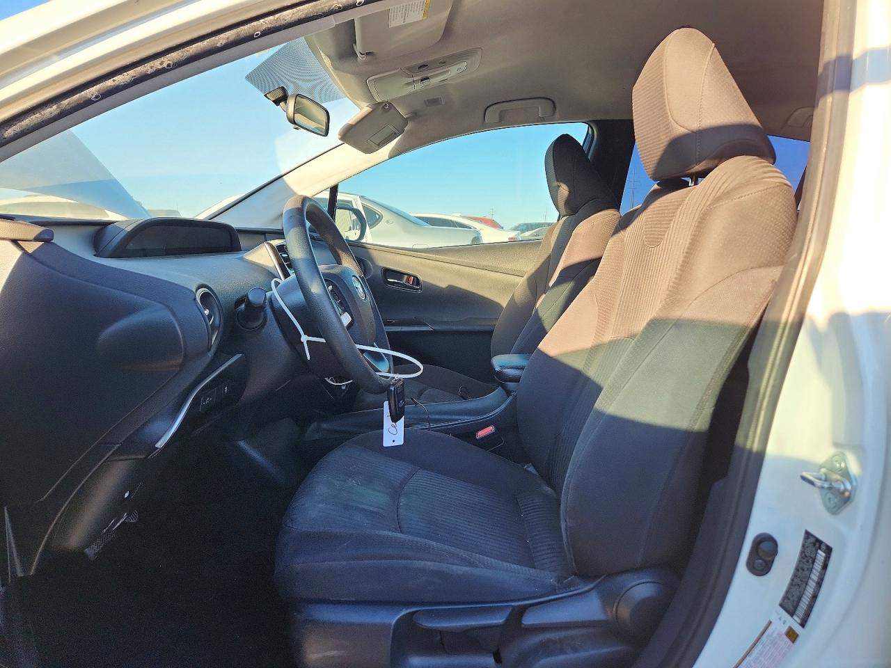 2016 TOYOTA PRIUS TWO photo 7