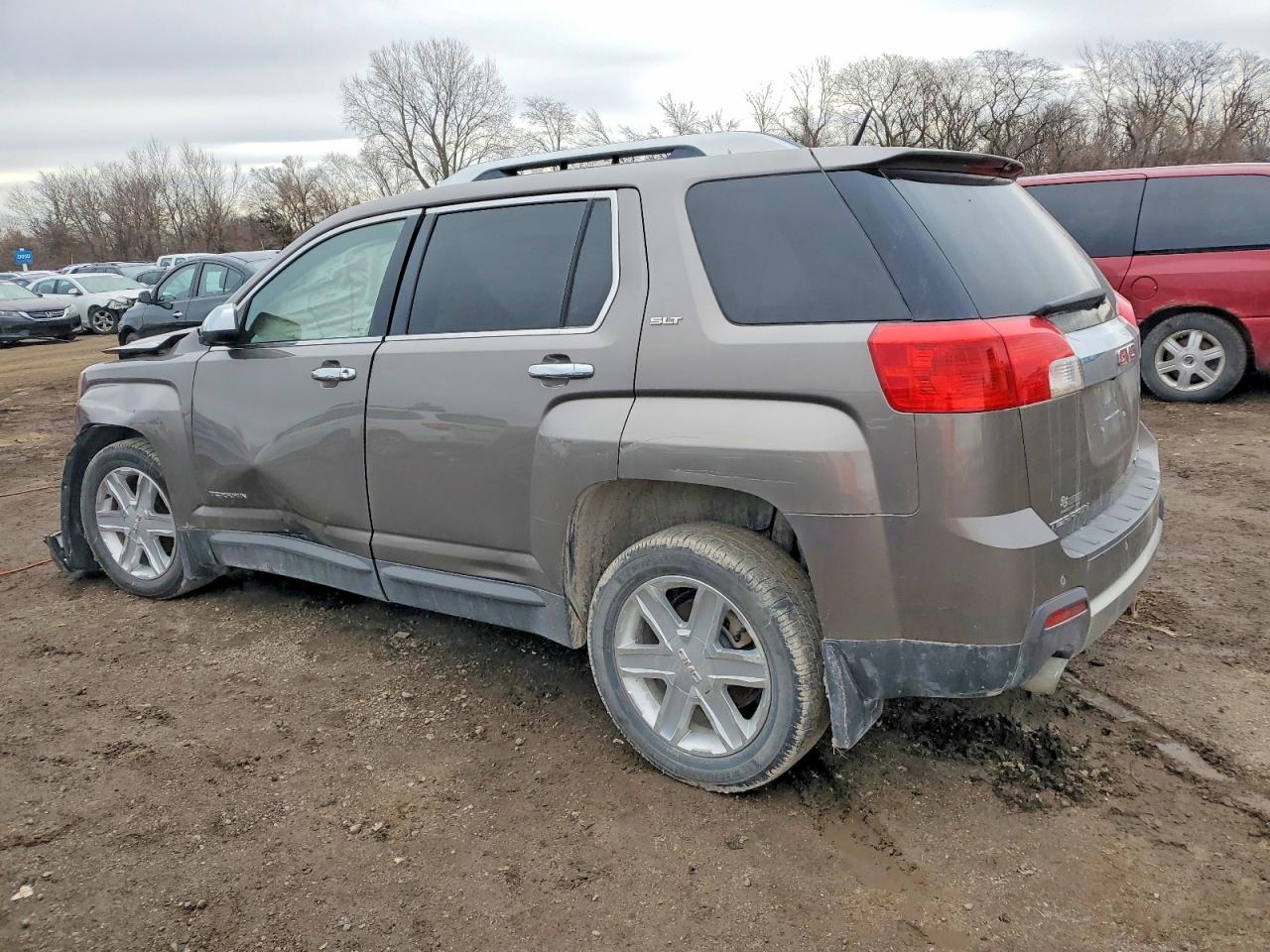 2011 GMC TERRAIN SLT photo 2