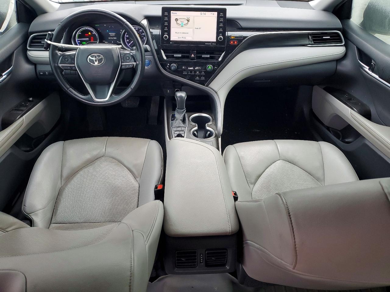 2021 TOYOTA CAMRY XLE photo 8