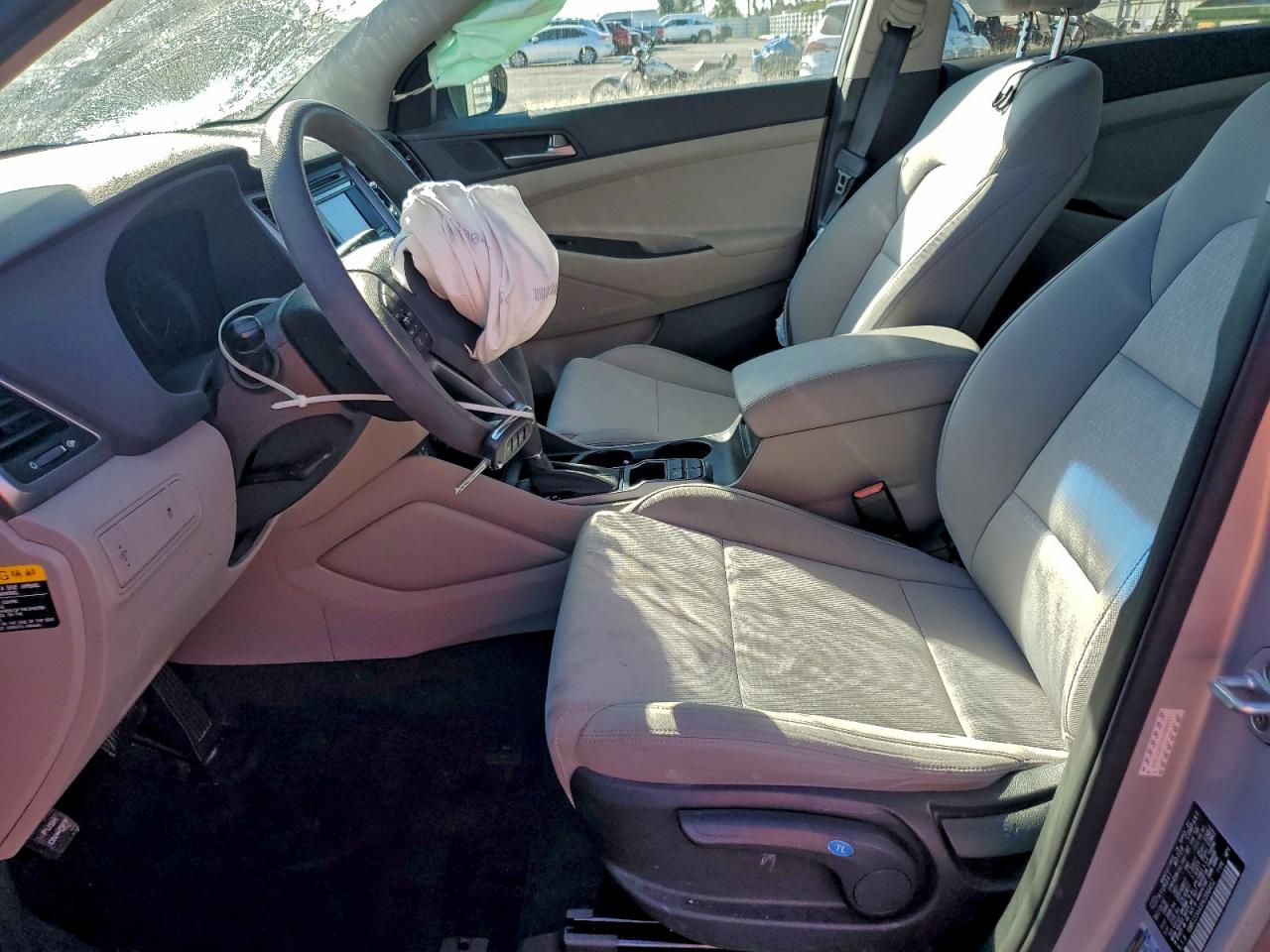2017 HYUNDAI TUCSON SE photo 7
