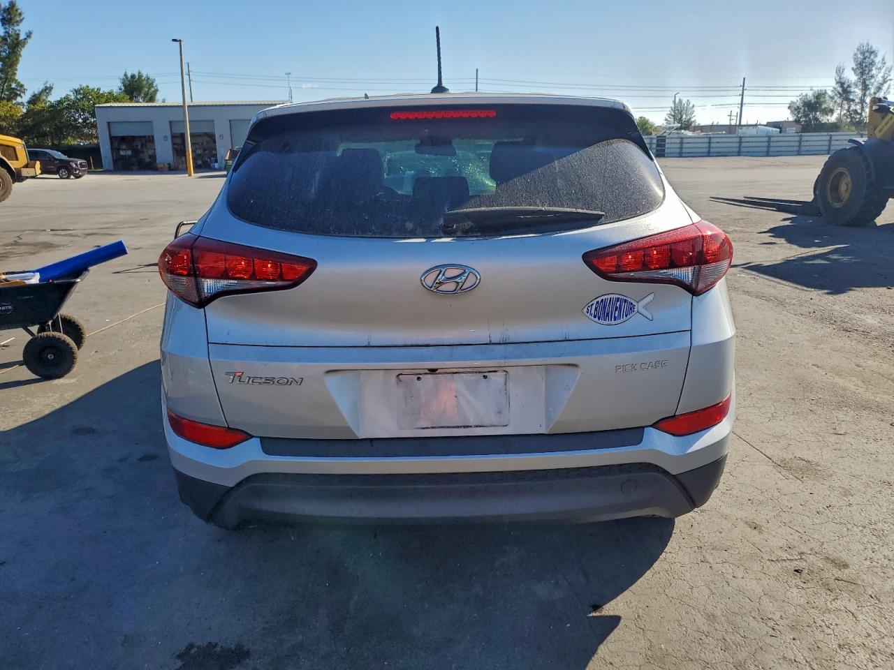 2017 HYUNDAI TUCSON SE photo 6