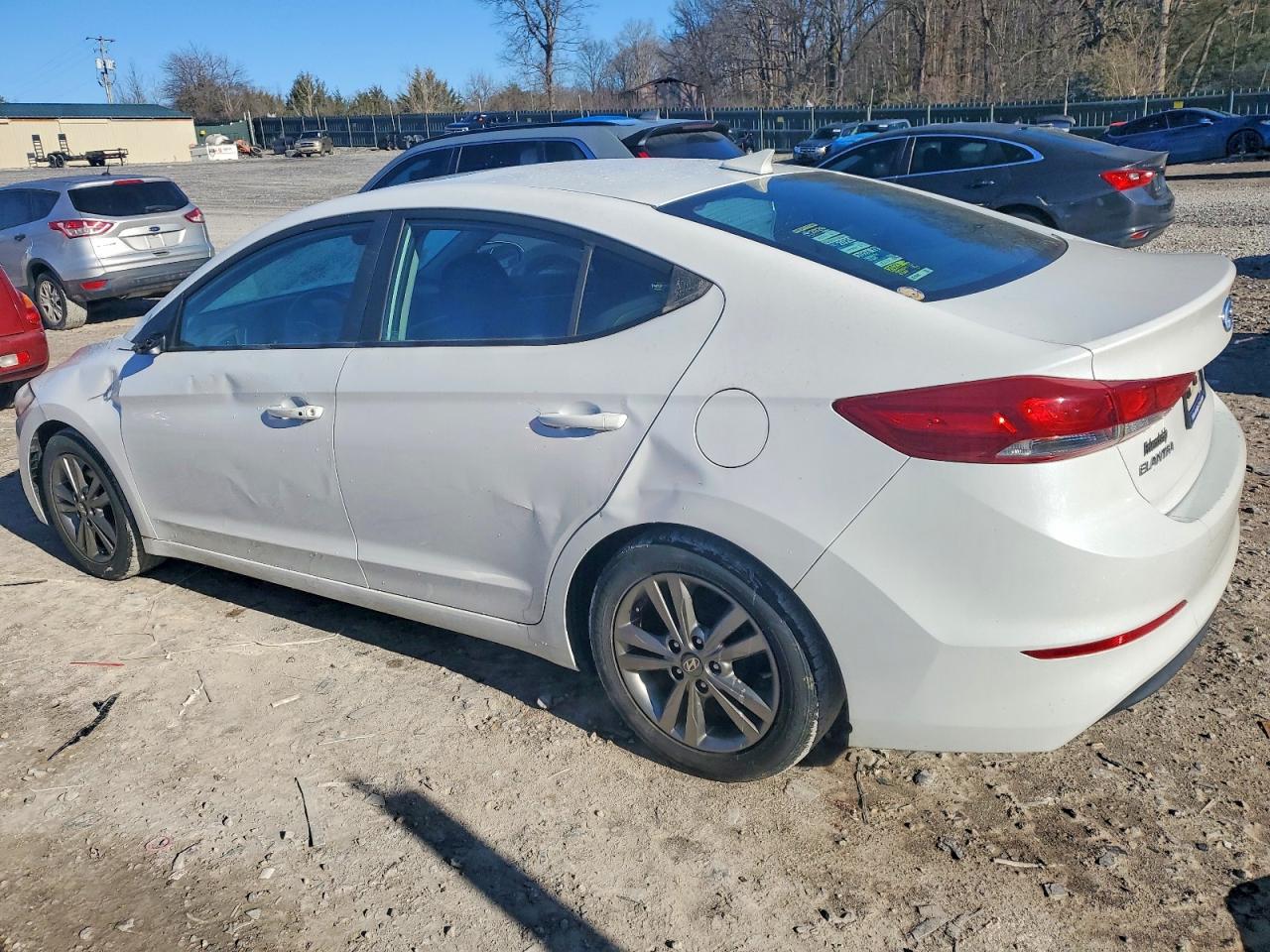 2017 HYUNDAI ELANTRA SE photo 2