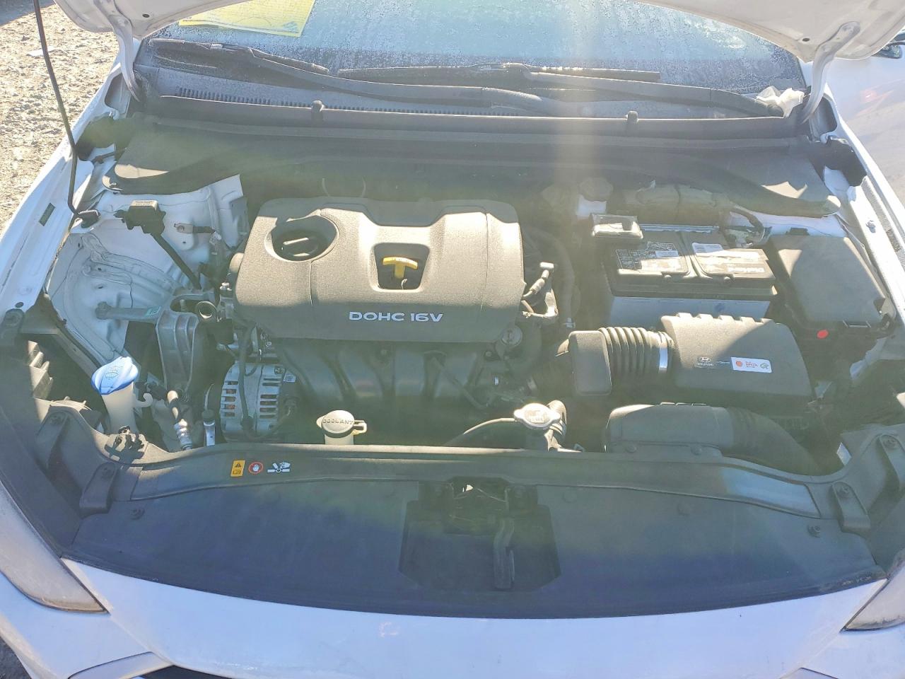 2017 HYUNDAI ELANTRA SE photo 11