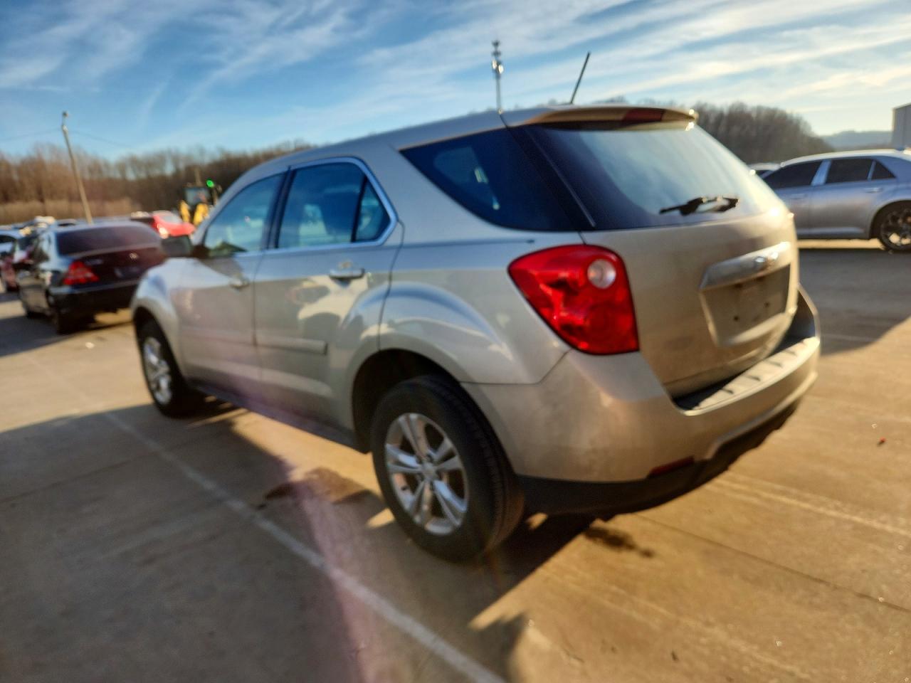 2015 CHEVROLET EQUINOX LS photo 2