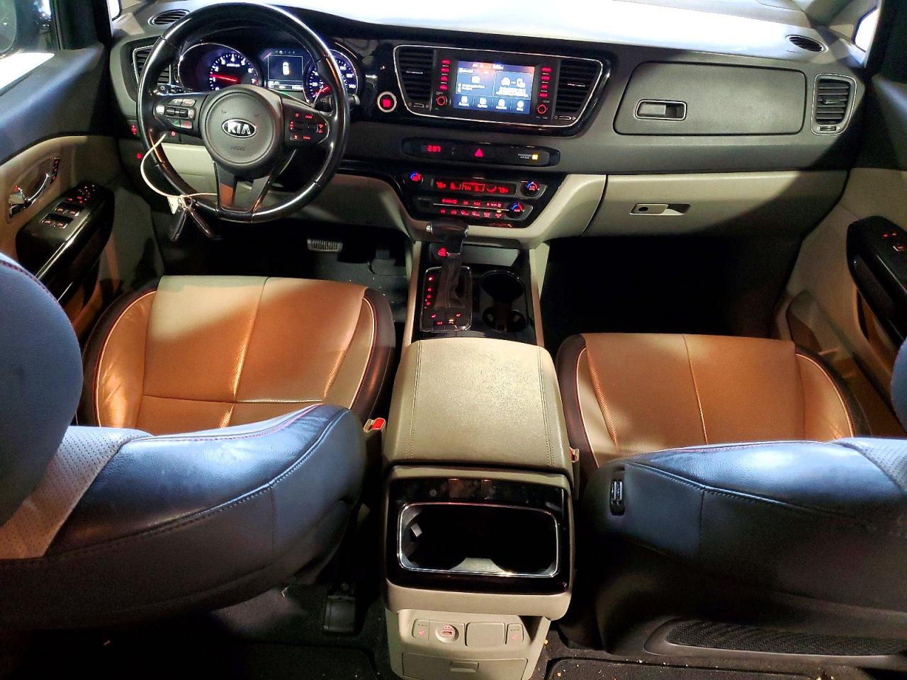 2017 KIA SEDONA EX photo 8