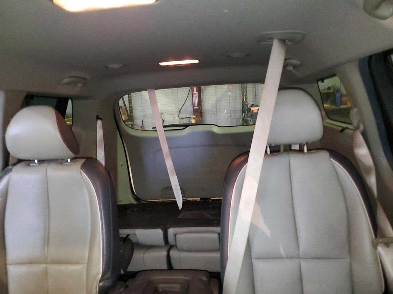 2017 KIA SEDONA EX photo 10