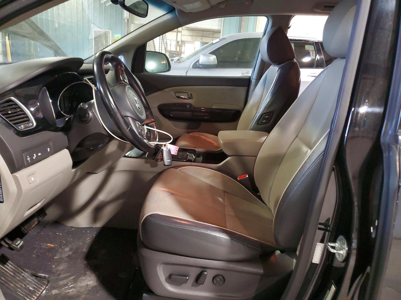 2017 KIA SEDONA EX photo 7