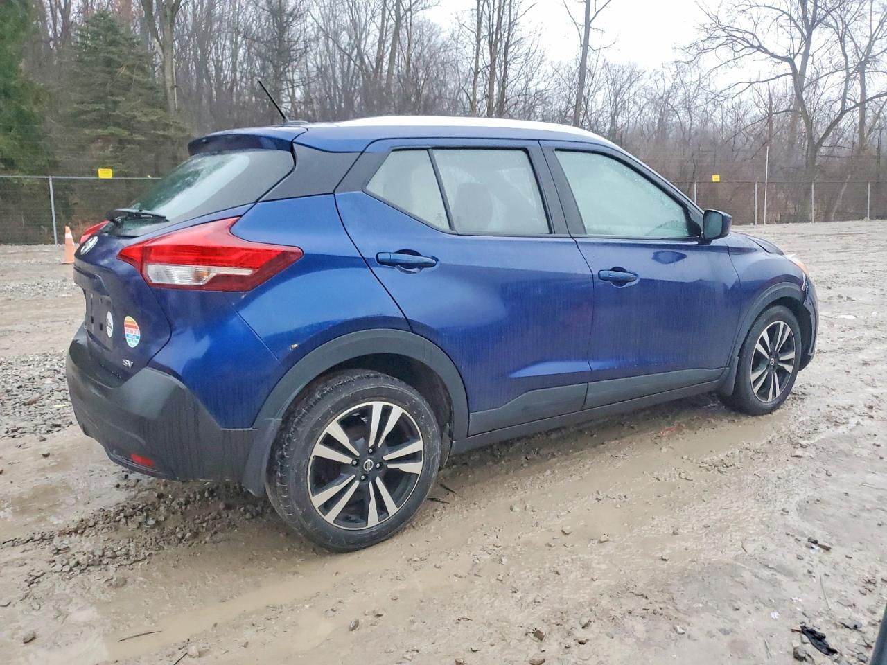 2019 NISSAN KICKS S photo 3