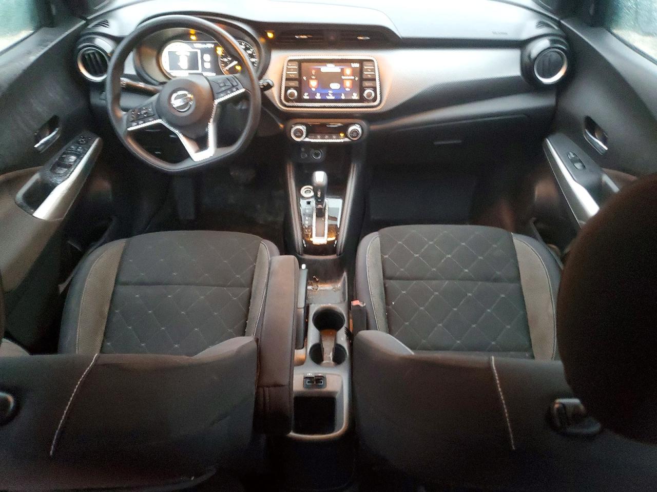 2019 NISSAN KICKS S photo 8