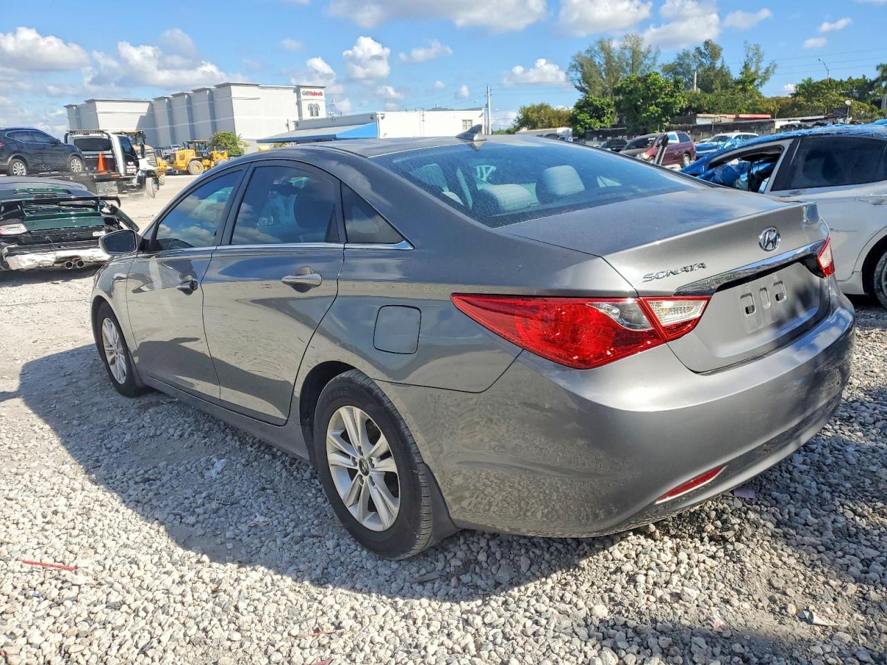 2013 HYUNDAI SONATA GLS photo 2