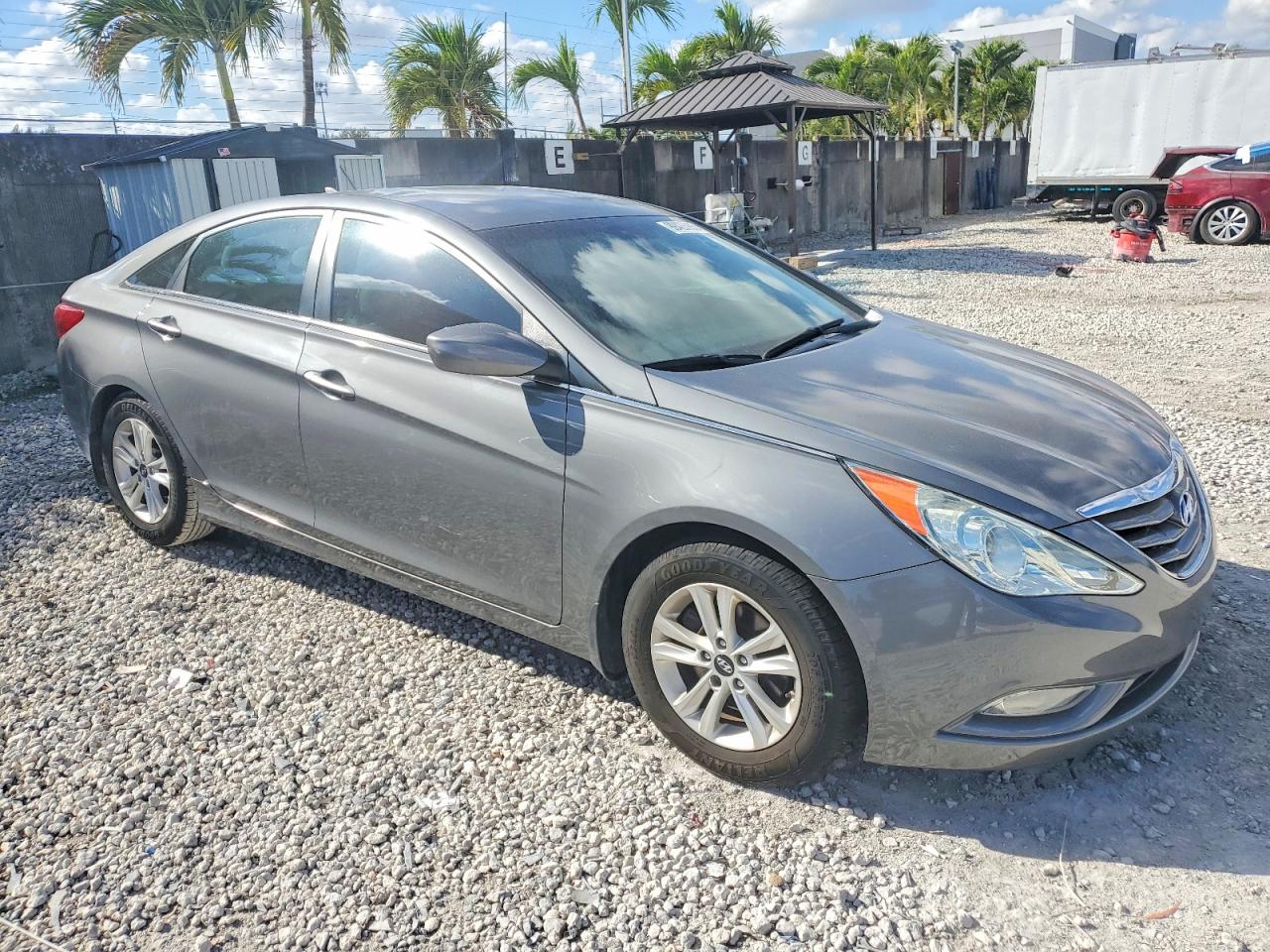 2013 HYUNDAI SONATA GLS photo 4