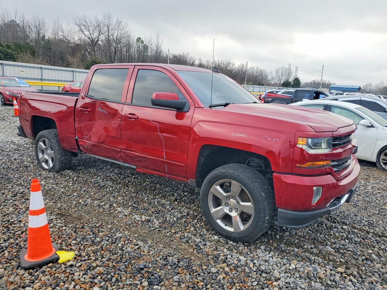 2018 CHEVROLET SILVERADO K1500 LT photo 4