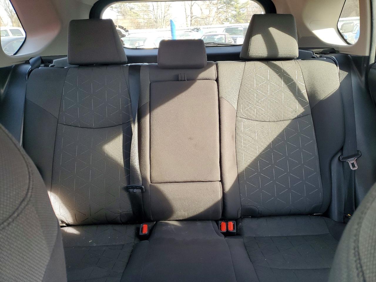 2021 TOYOTA RAV4 XLE photo 10