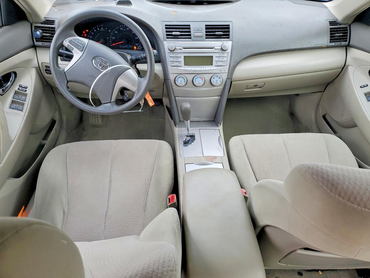 2010 TOYOTA CAMRY LE photo 15