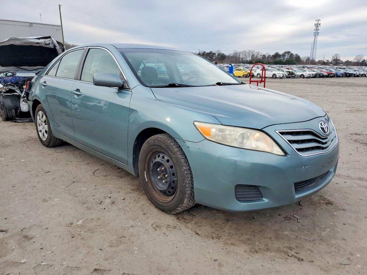 2010 TOYOTA CAMRY LE photo 7