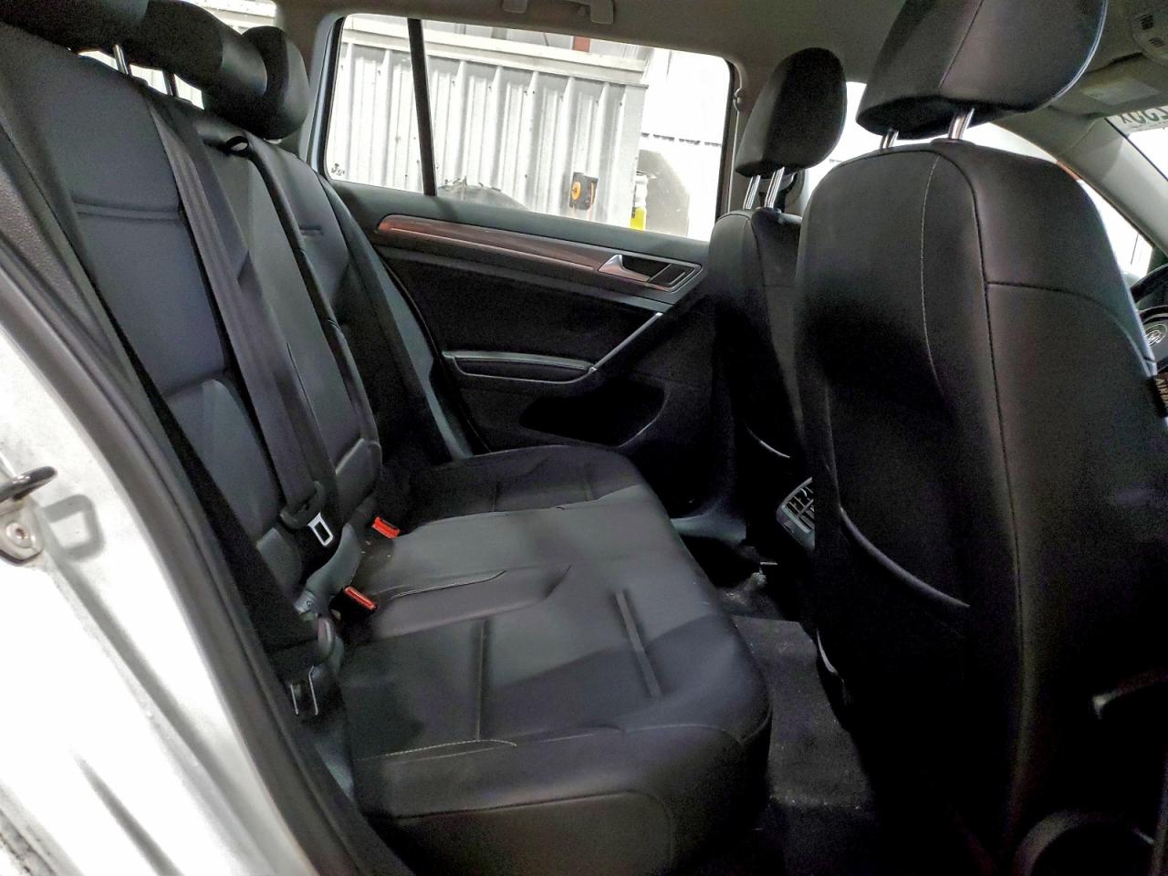 2017 VOLKSWAGEN GOLF ALLTRACK S photo 10