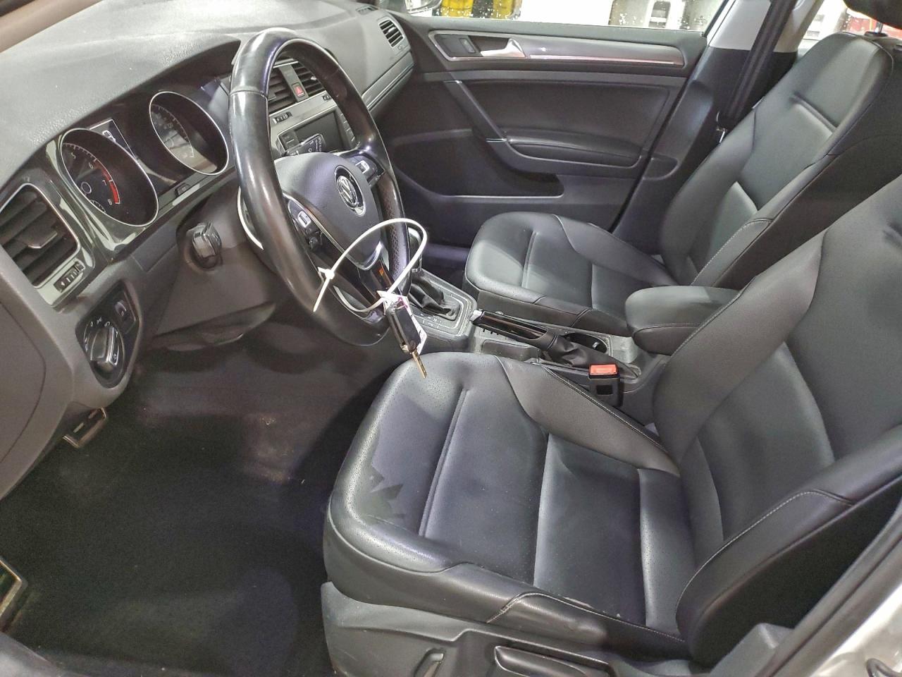 2017 VOLKSWAGEN GOLF ALLTRACK S photo 7