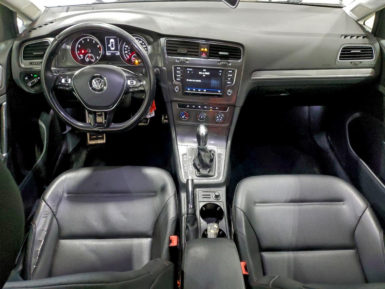 2017 VOLKSWAGEN GOLF ALLTRACK S photo 8