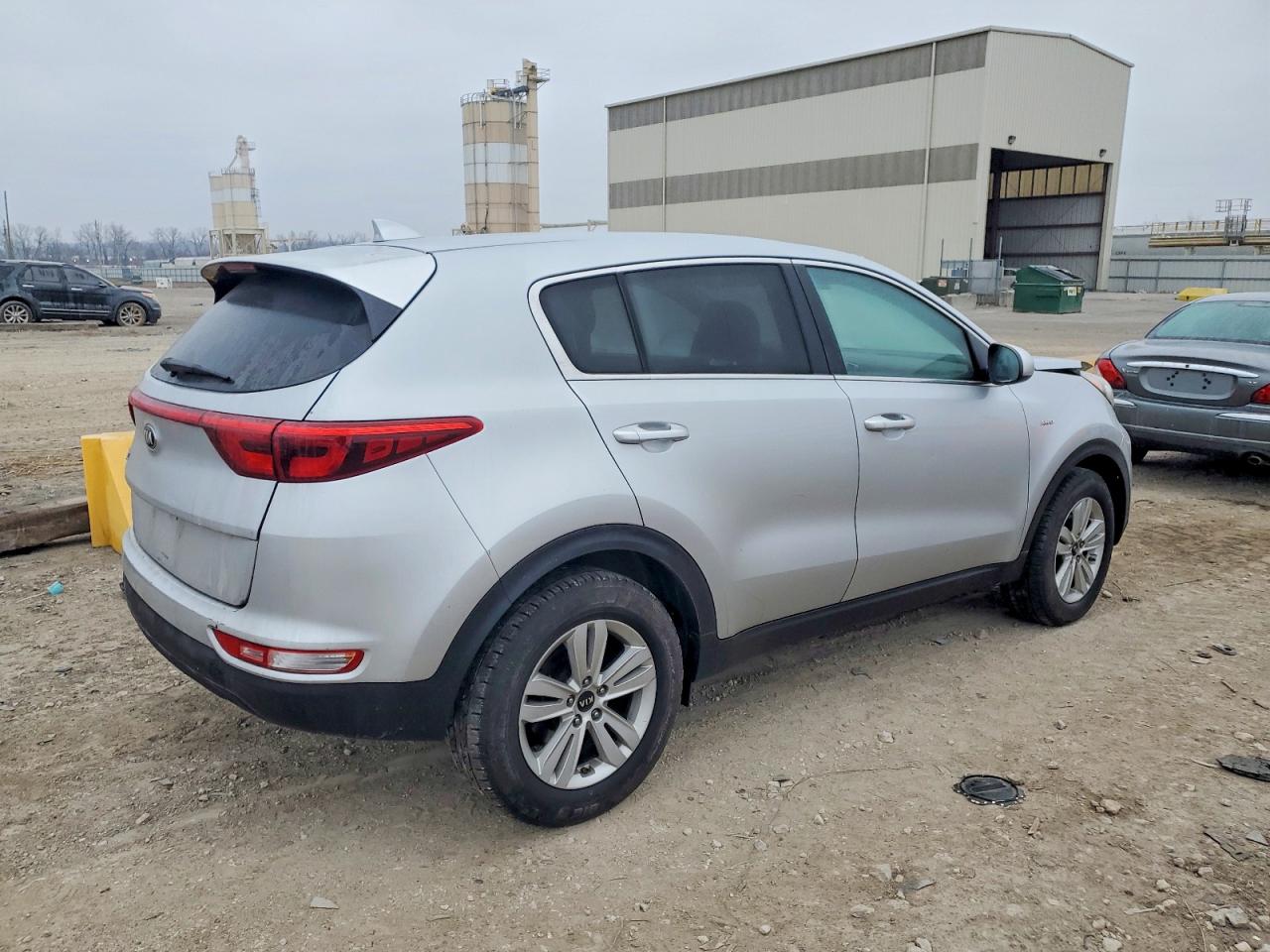 2019 KIA SPORTAGE LX photo 3