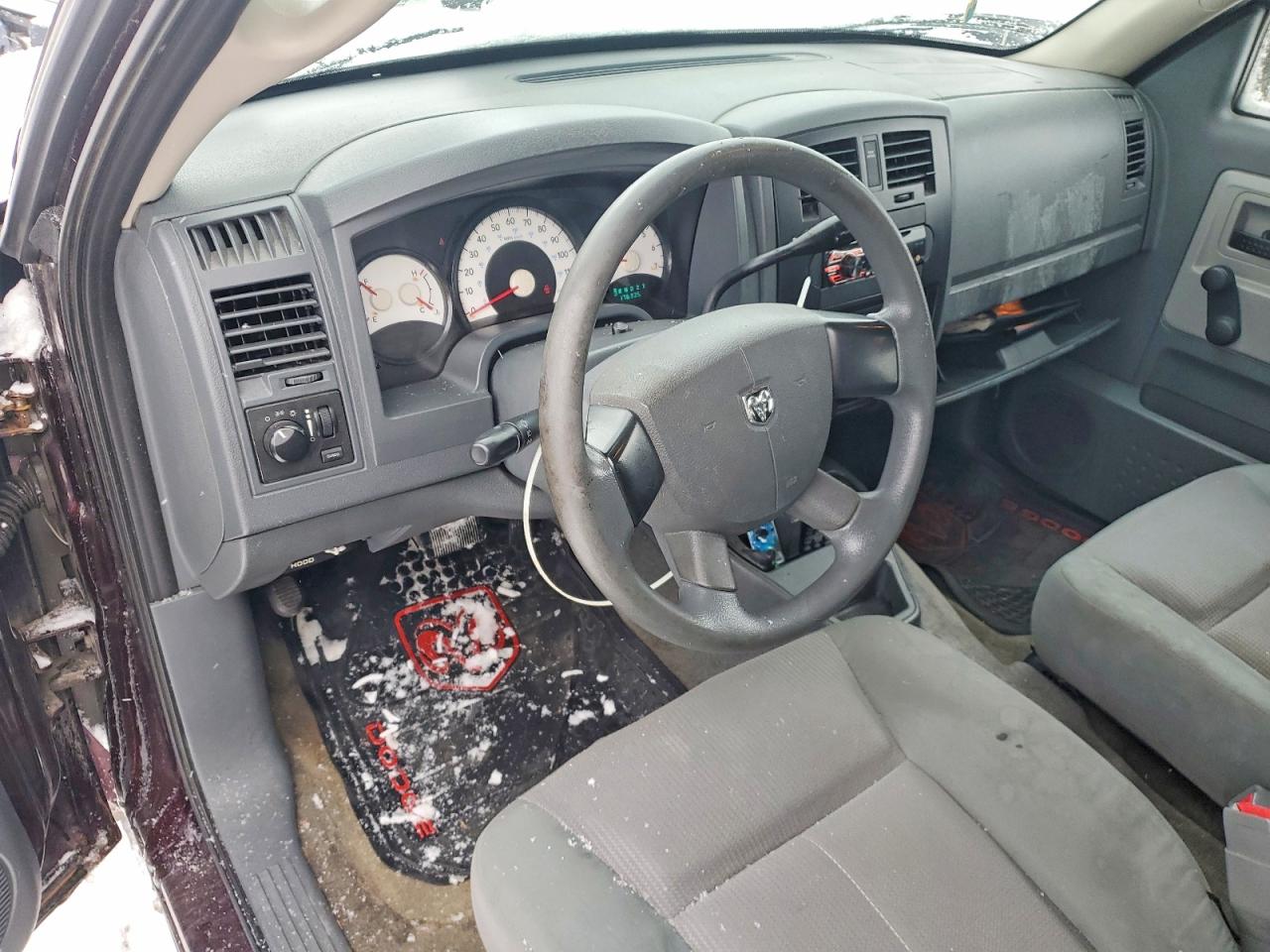 2005 DODGE DAKOTA QUAD photo 8