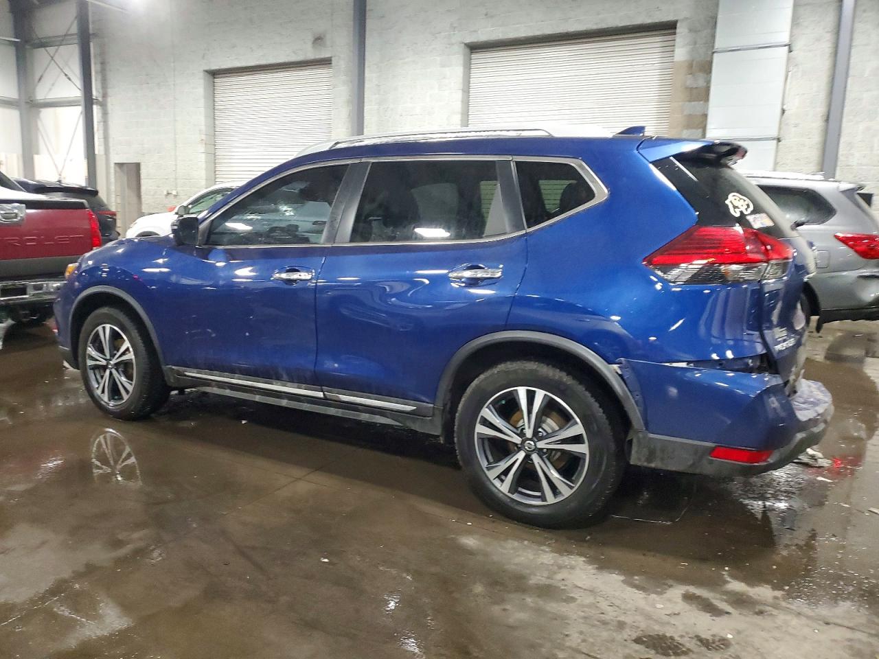 2017 NISSAN ROGUE SV photo 2