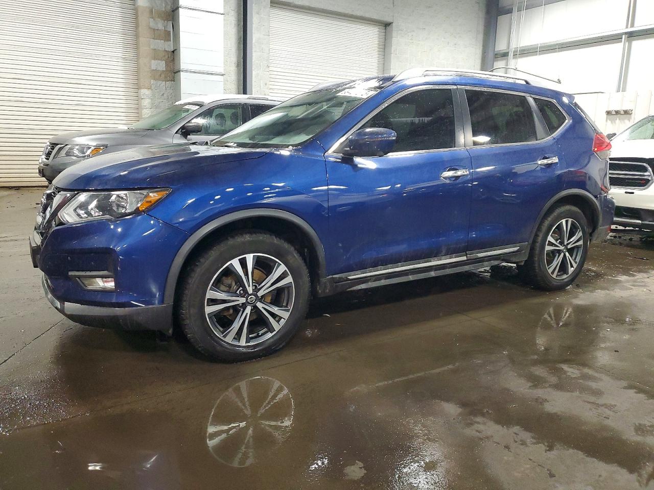 2017 NISSAN ROGUE