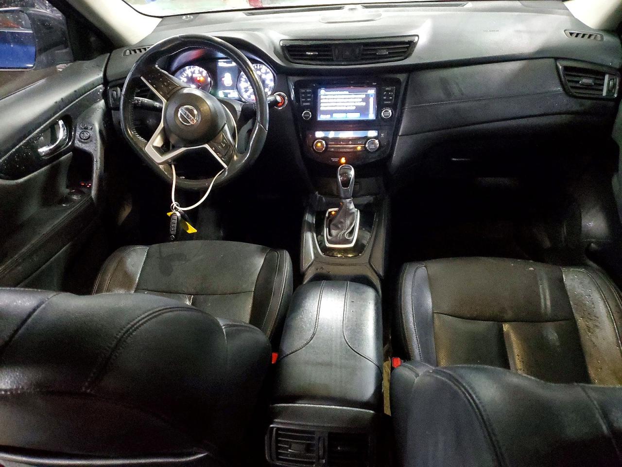 2017 NISSAN ROGUE SV photo 8