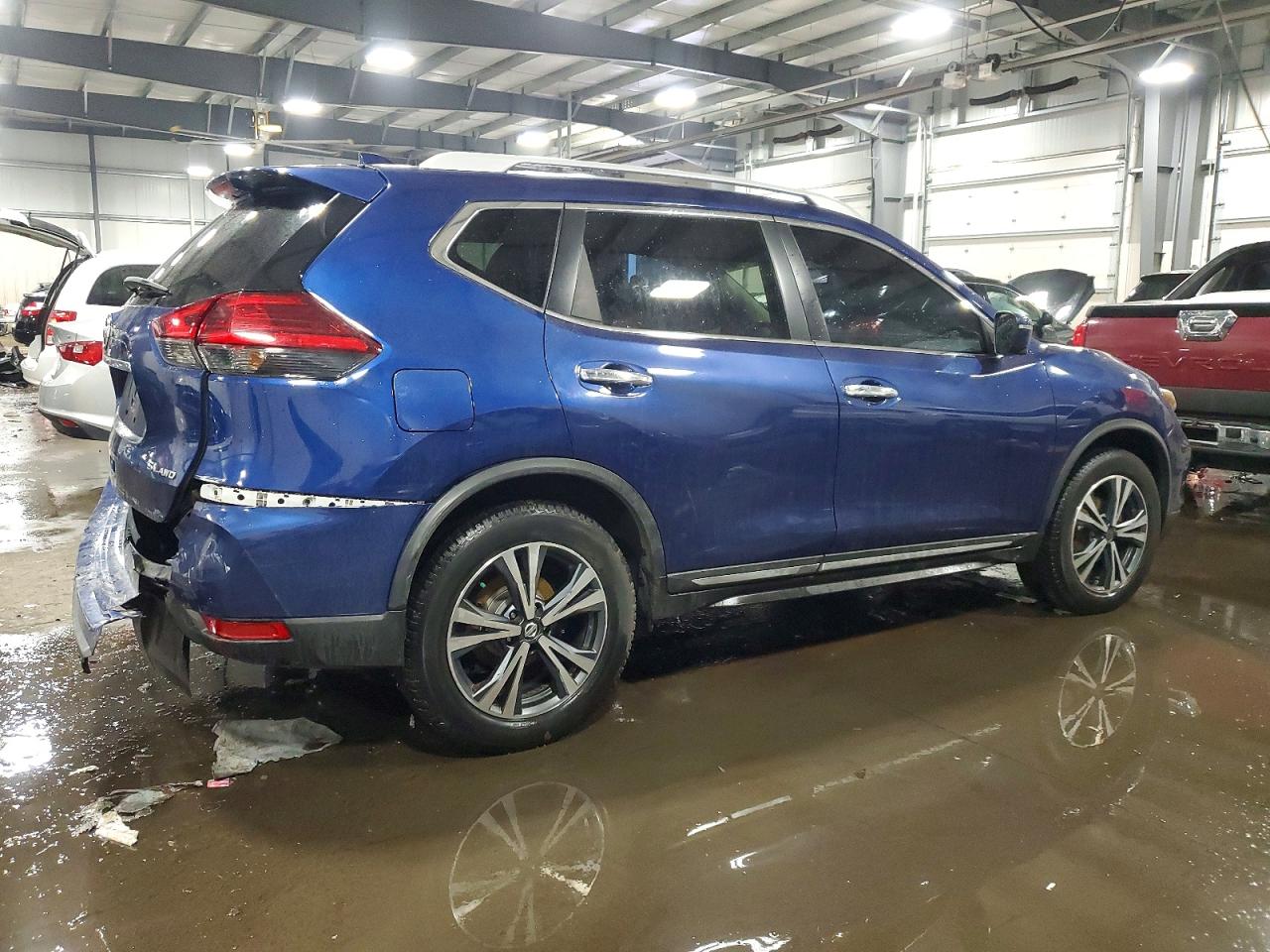 2017 NISSAN ROGUE SV photo 3