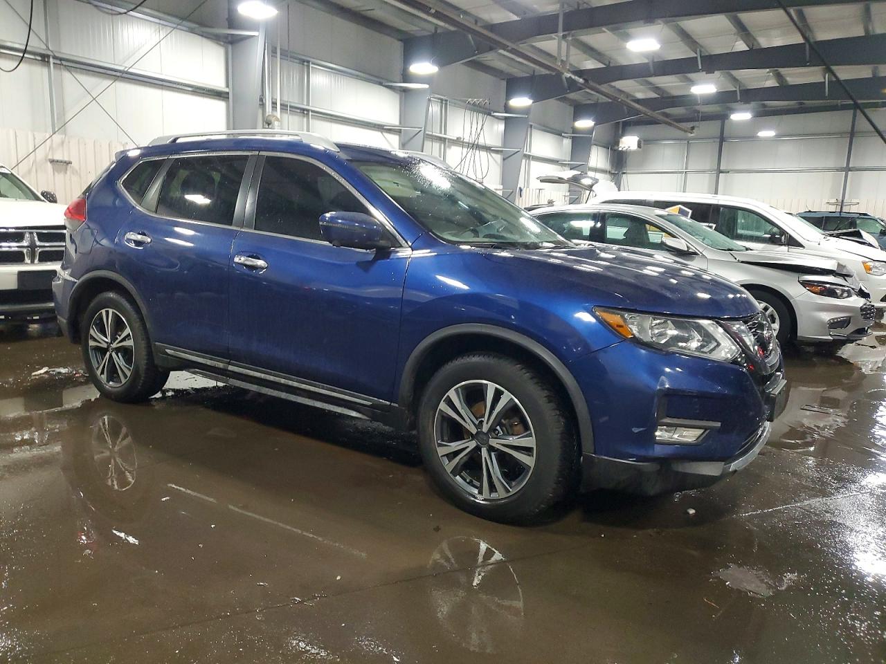 2017 NISSAN ROGUE SV photo 4