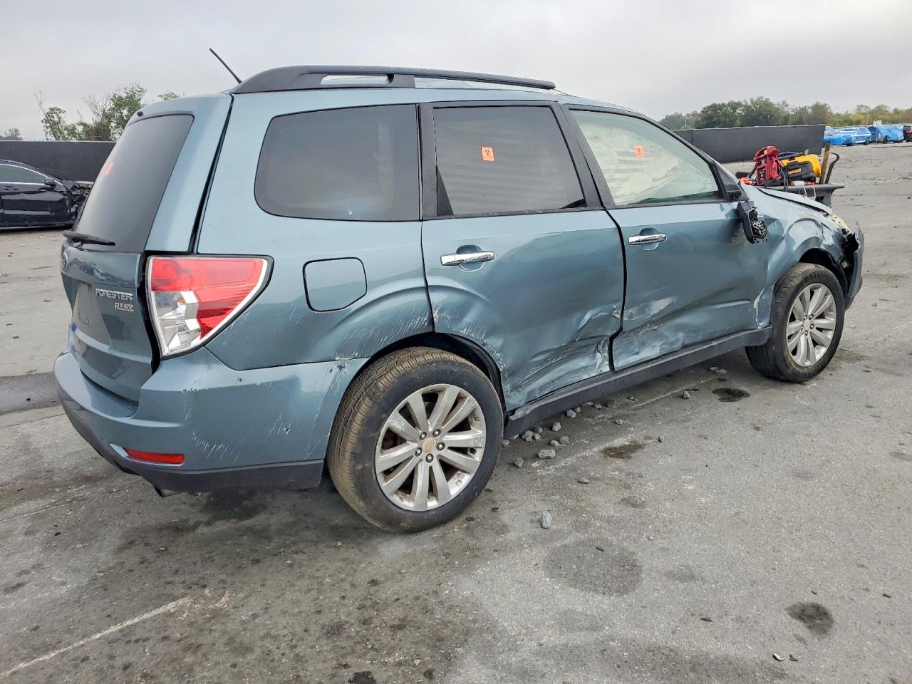 2011 SUBARU FORESTER LIMITED photo 3
