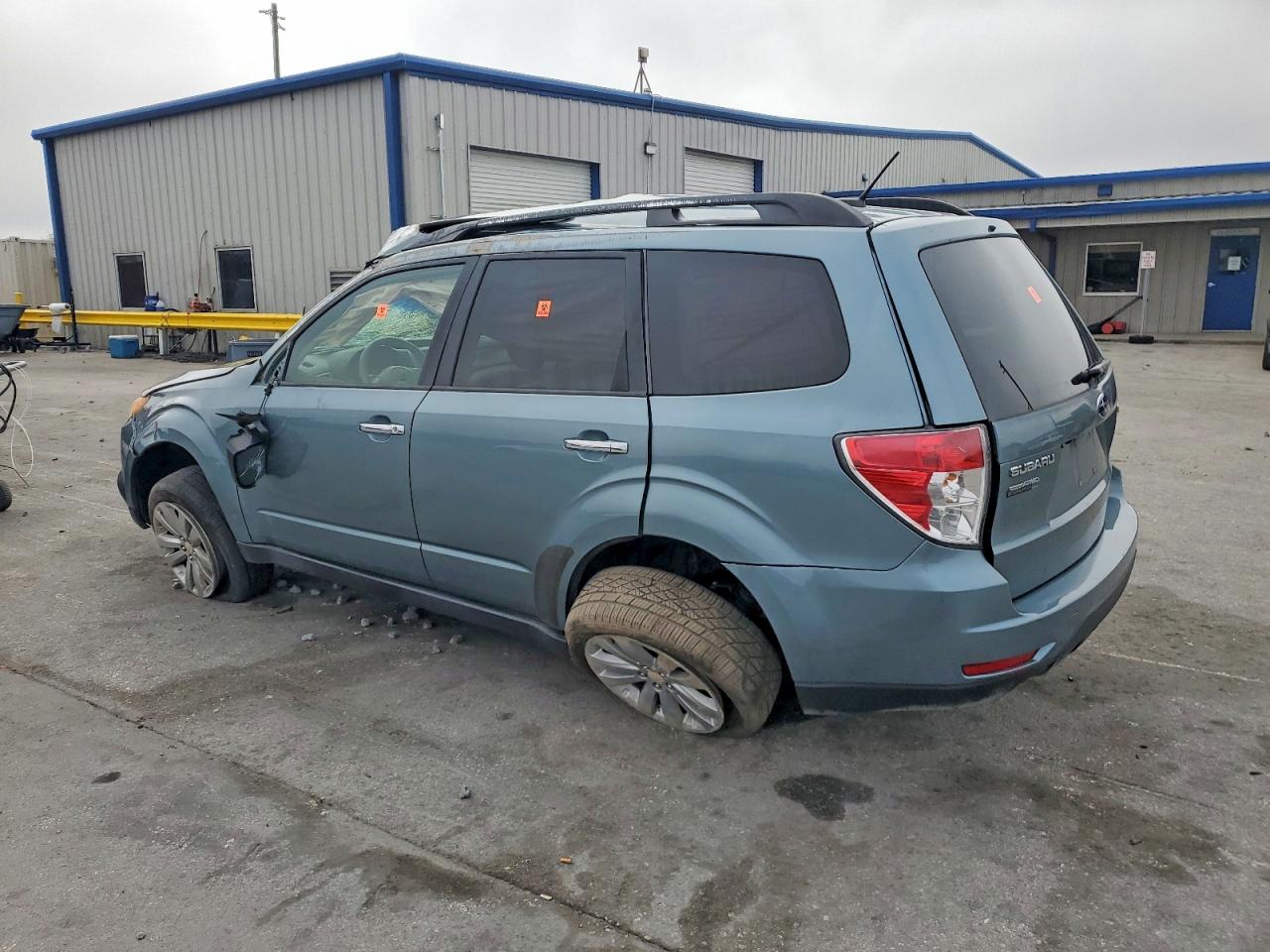 2011 SUBARU FORESTER LIMITED photo 2