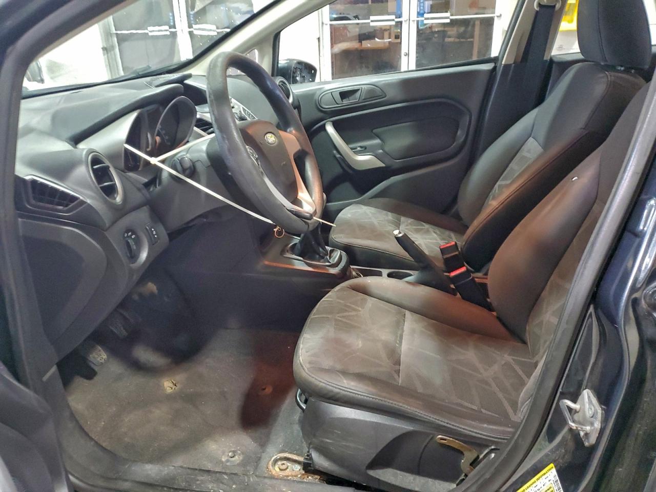 2011 FORD FIESTA SE photo 7
