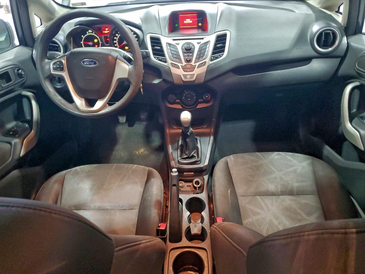 2011 FORD FIESTA SE photo 8