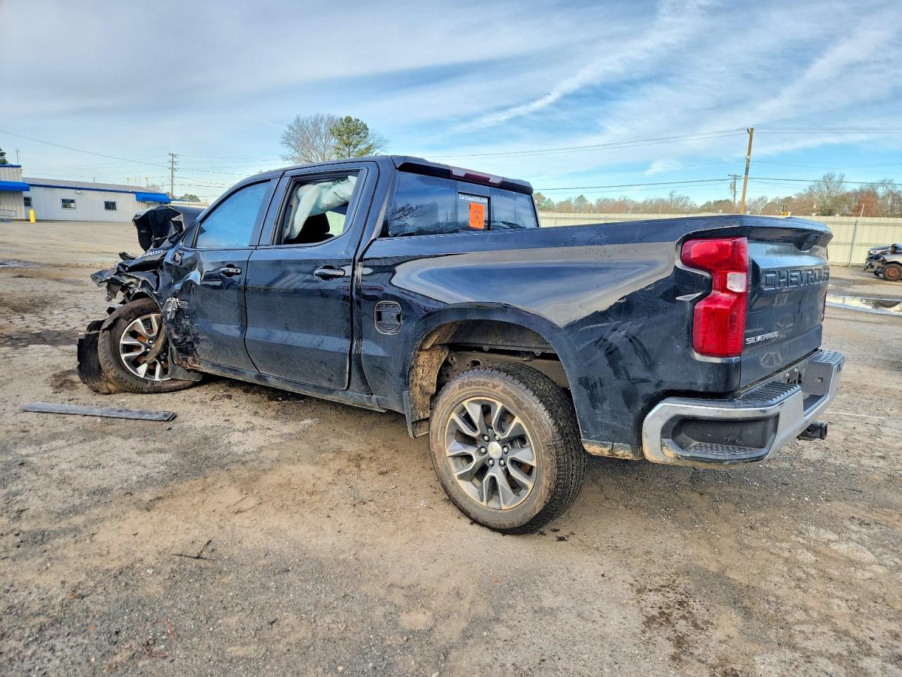 2020 CHEVROLET SILVERADO C1500 LT photo 2