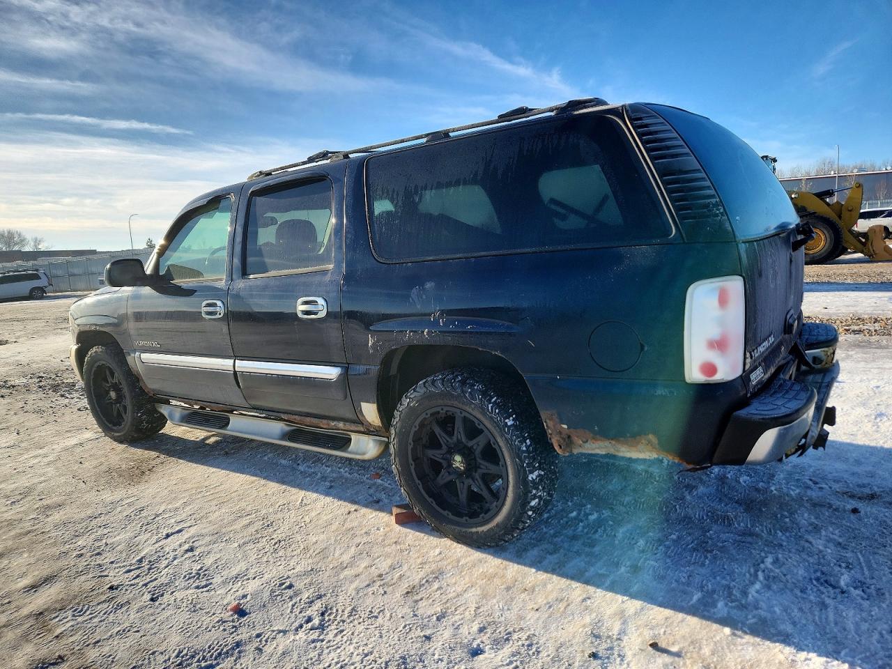 2004 GMC YUKON XL photo 2
