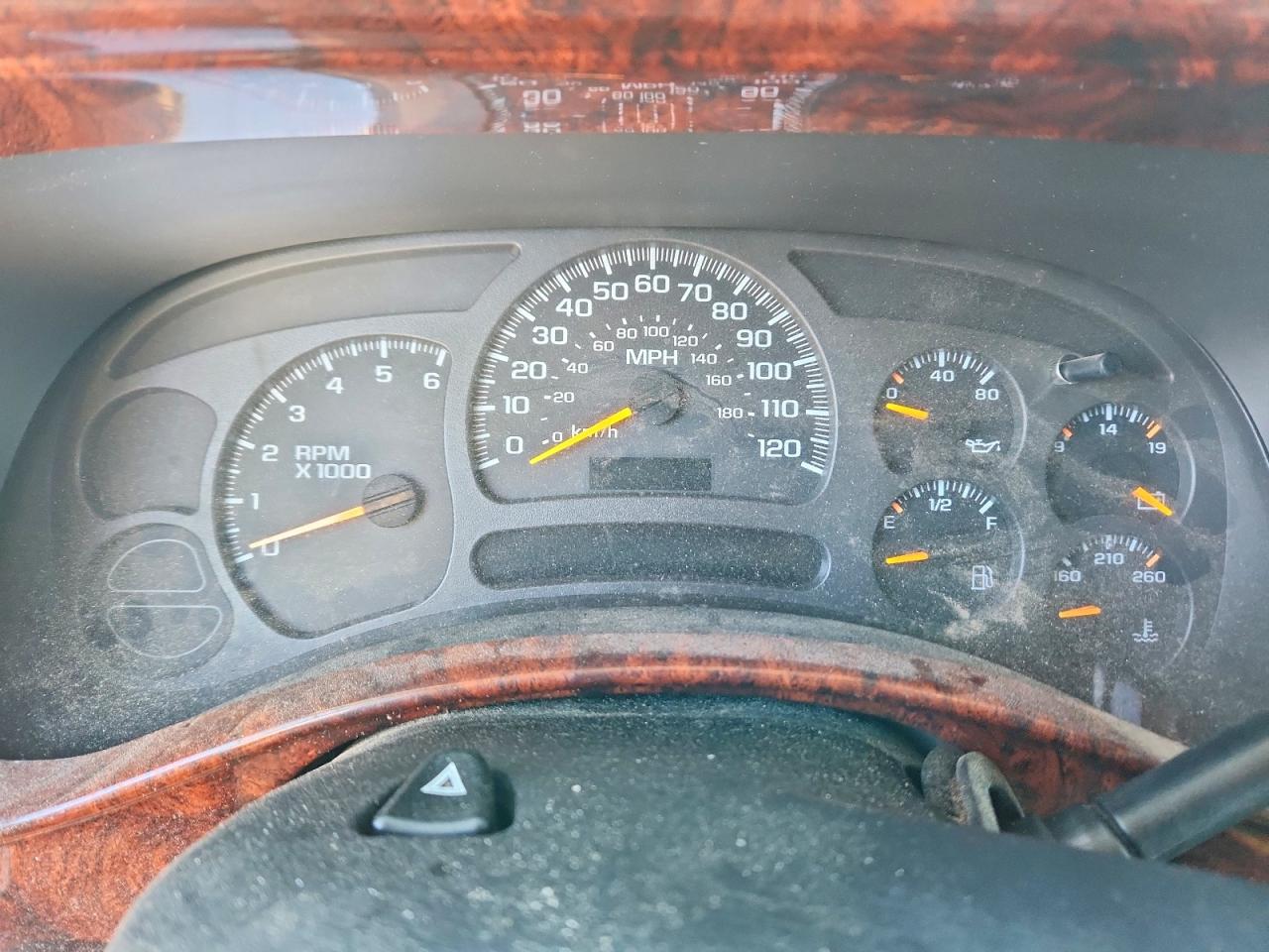 2004 GMC YUKON XL photo 9