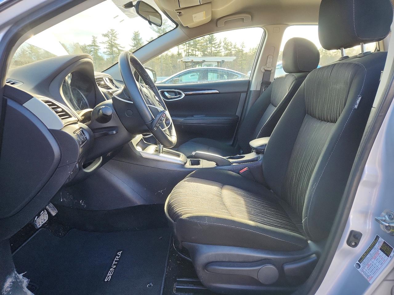 2019 NISSAN SENTRA S photo 13