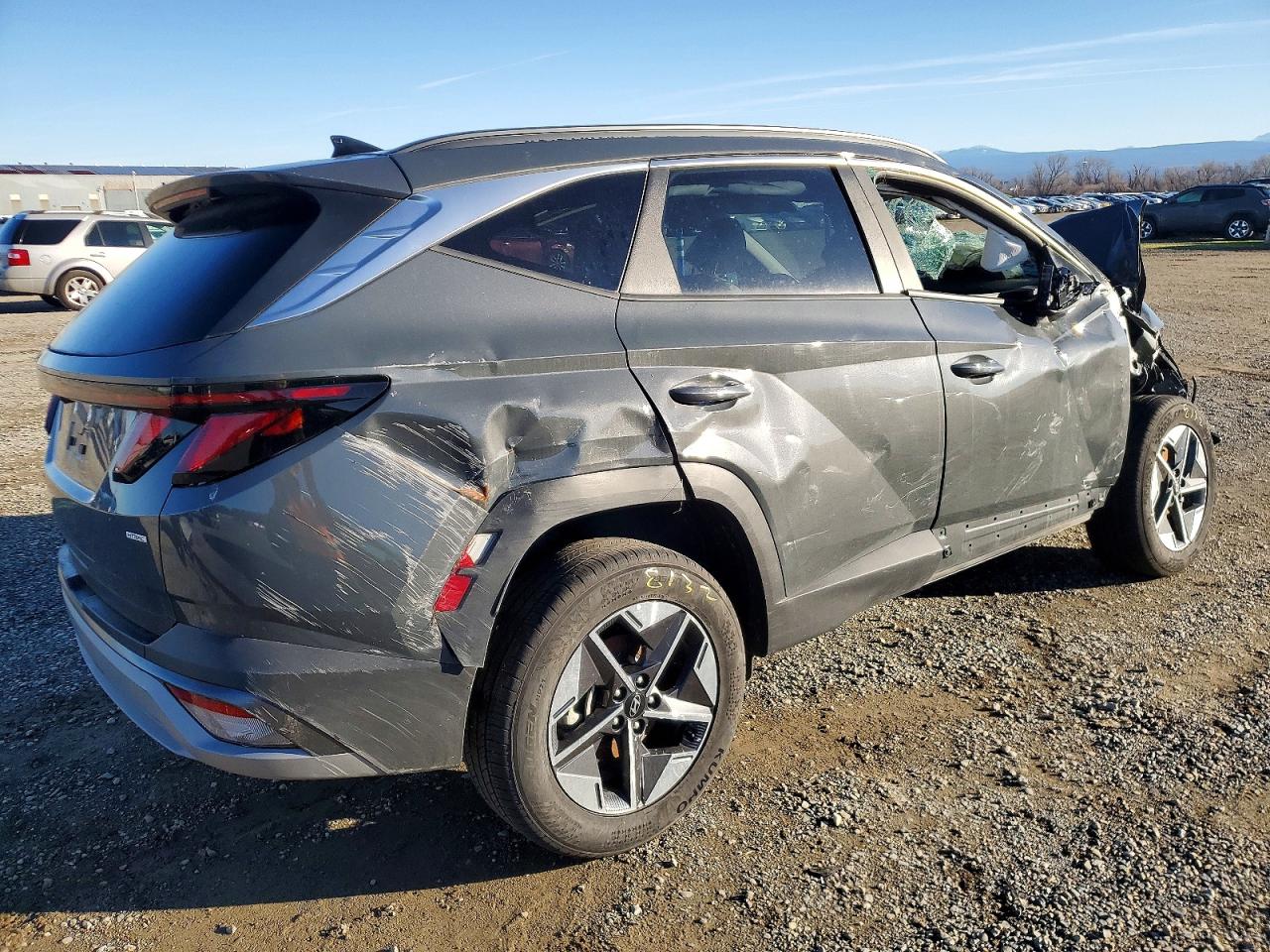 2025 HYUNDAI TUCSON SEL photo 3