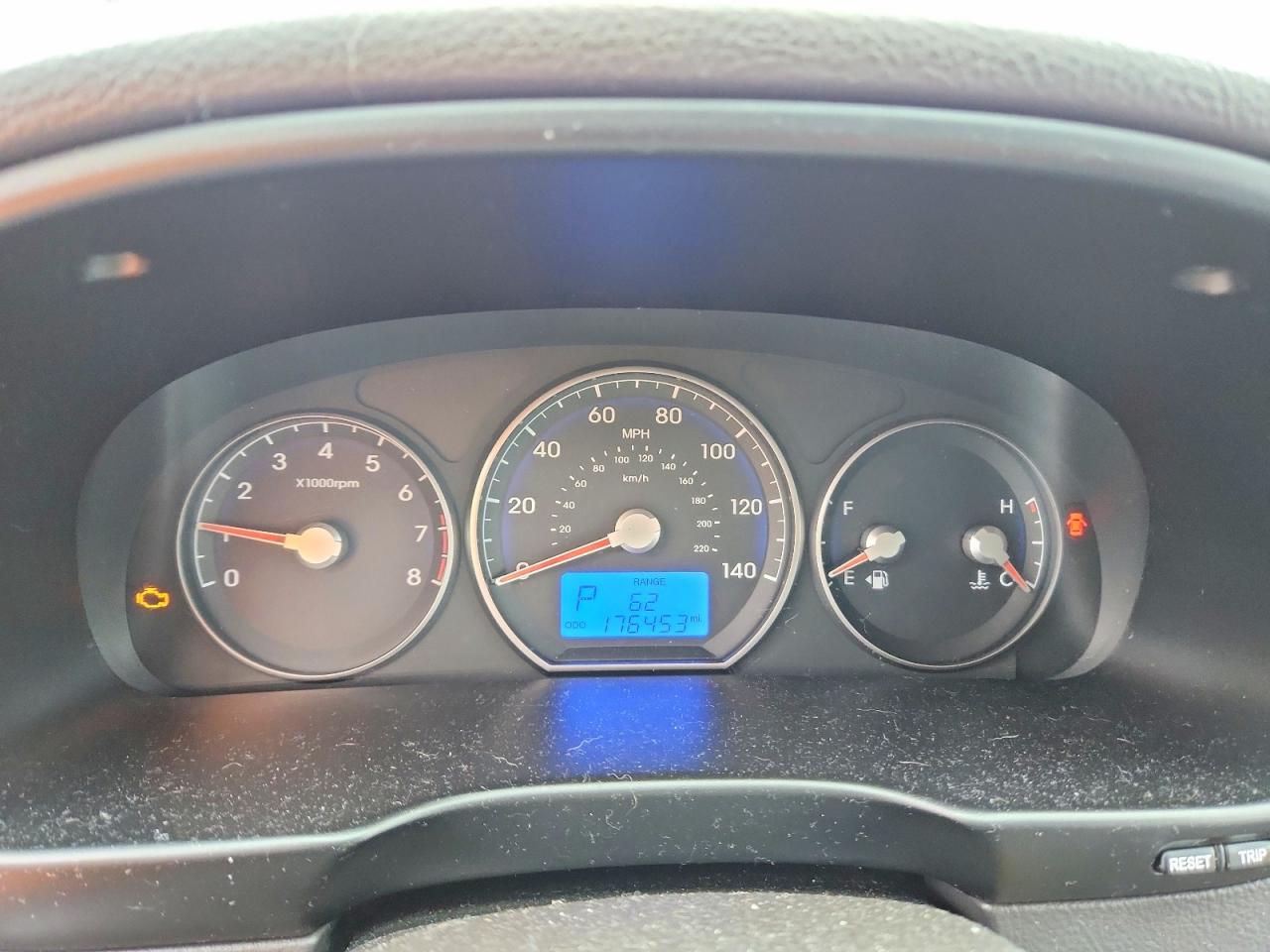 2010 HYUNDAI SANTA FE SE photo 9