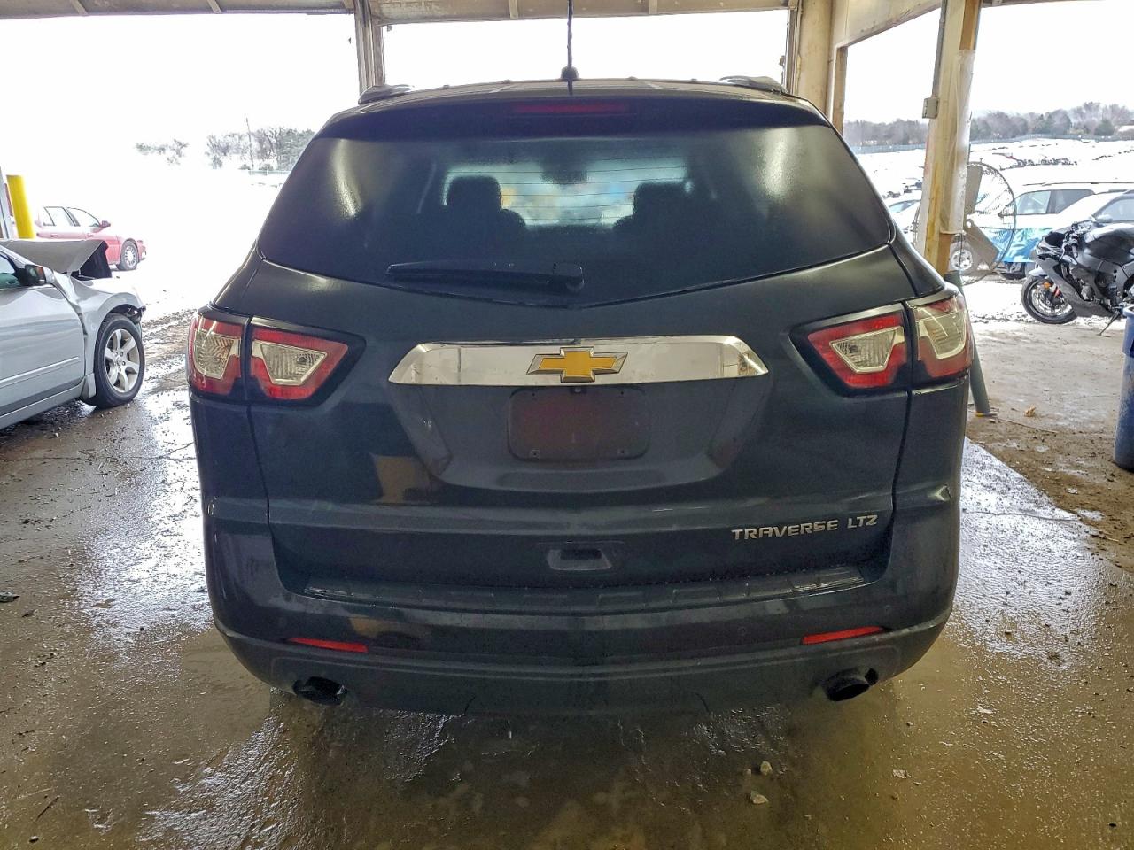 2014 CHEVROLET TRAVERSE LT photo 6