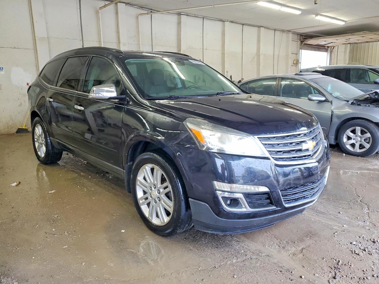 2014 CHEVROLET TRAVERSE LT photo 4